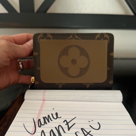 ❌❌ NOT AVAILABLE BNIB LOUIS VUITTON LOU WALLET - Picture 1 of 8